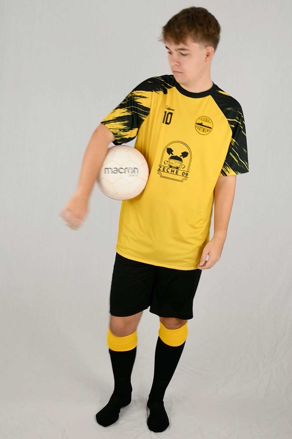 Dortmund Fan-Trikot Heim Saison 25/26 inkl. Name und Nummer (Druck)