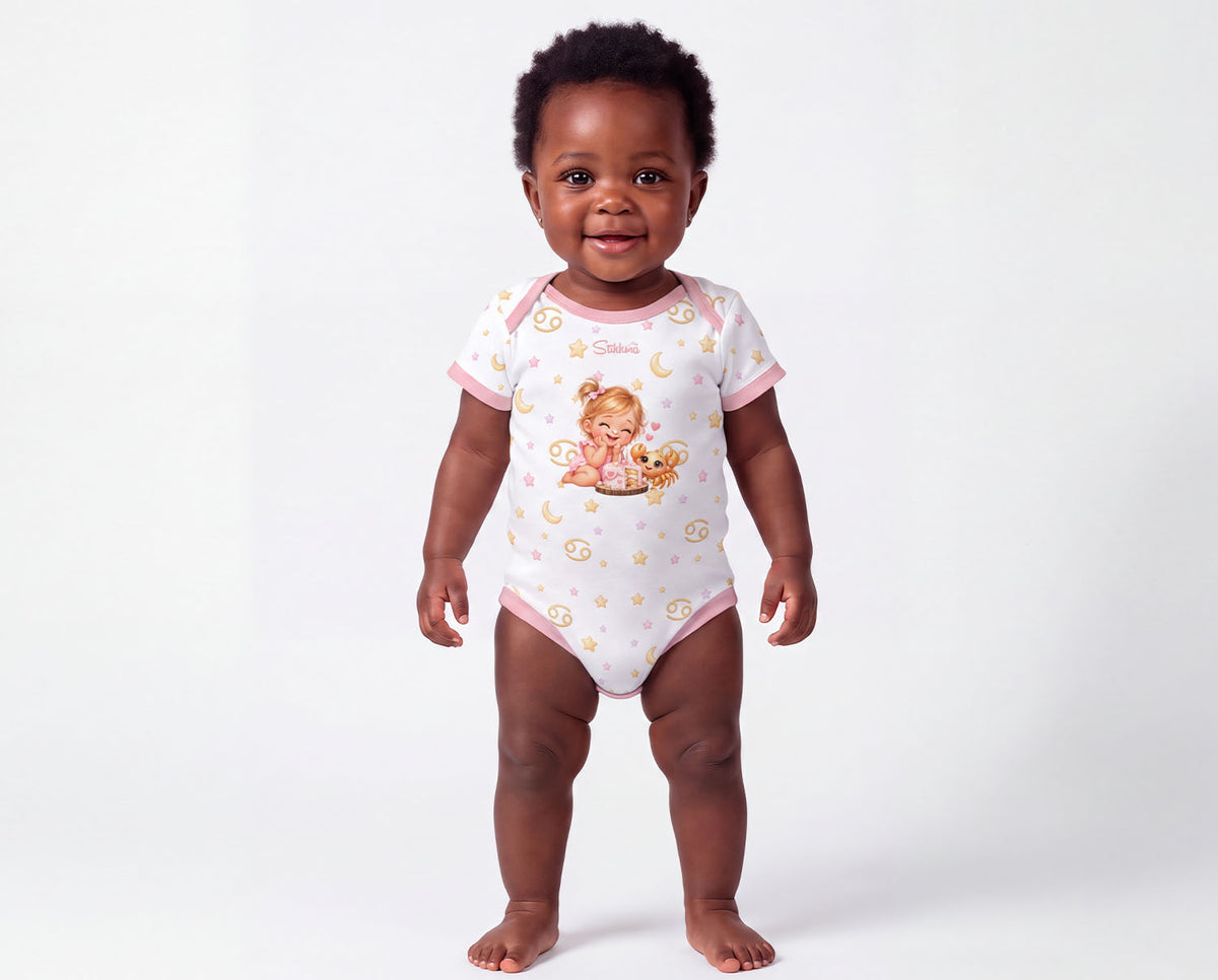 Krebs Baby Body Mädchen mit Kindermotiv inkl. Name (Druck)