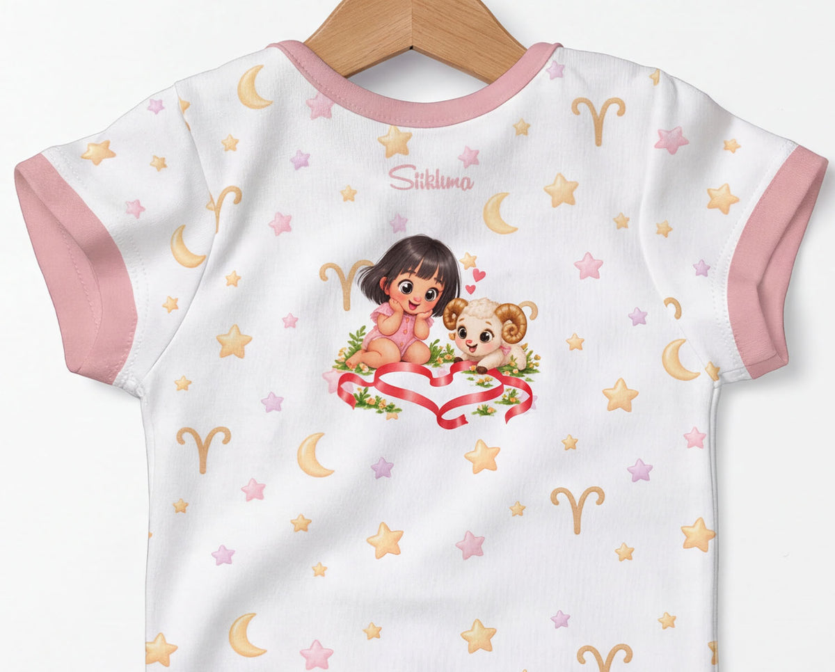 Widder Baby Body Mädchen mit Kindermotiv inkl. Name (Druck)